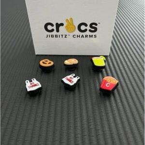 6 Crocs Jibbitz
